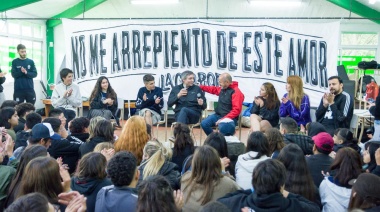 Máximo Kirchner a alumnos secundarios: "No dejen que les quiebren el autoestima”