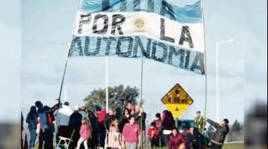 Más de 20 movimientos autonomistas marchan por la Ruta 2: celebración y reclamos