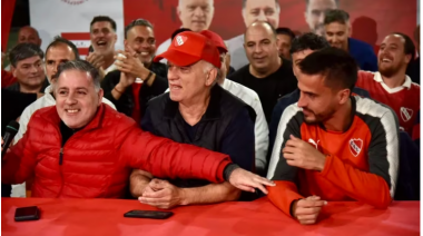Renunció Doman al frente del club Independiente y podría asumir Grindetti