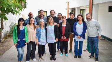 Garro recorrió Villa Elvira, visitó la ampliación de un jardín maternal y supervisó el avance de obras