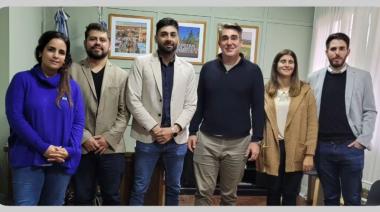 Capitán Sarmiento: La comuna firmó convenio con empresa de software que beneficiará a estudiantes