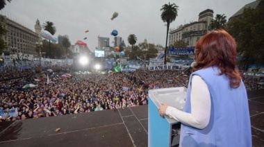 Todas las fotos de la movilización kirchnerista en la Plaza de Mayo