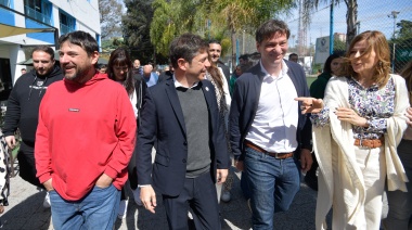 Al ritmo de las murgas, Kicillof sumó a Grabois a una recorrida por municipio PRO