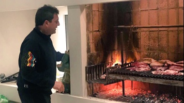 Massa volvió a la cábala: asado con dos intendentes y arenga a 300 delegados