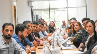 El gobierno bonaerense convocó a docentes y estatales para rediscutir la paritaria