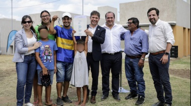 Trenque Lauquen: Recoulat entregó viviendas sociales junto al gobernador Kicillof