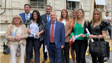 Libertarios cambian el nombre al bloque y apuntan a los que le escriben el “diario de Yrigoyen” a Milei