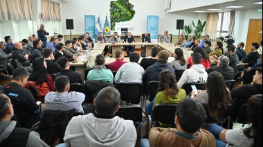 Andrés Larroque: “vamos a armar frentes para bancar a Axel”