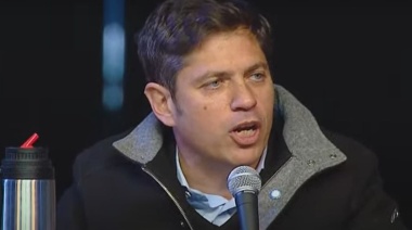 Kicillof duro con Milei: “Parece que viviera en un tupper”