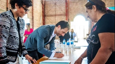 El intendente Pablo Petrecca ya entregó escrituras a casi 1000 familias de Junín