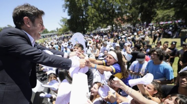 Kicillof frente a 5000 jóvenes: “Acá nadie se salva solo”