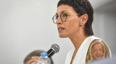 Mayra Mendoza fustigó a Milei y Caputo por el superávit “ficticio” y por recurrir al FMI