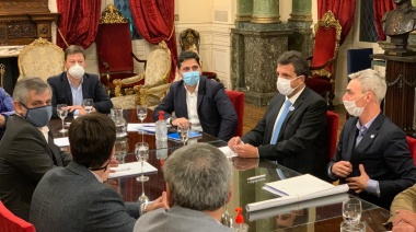 Los "independientes" siguen de reuniones y se afirman como tercera posición