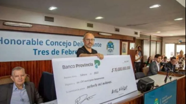 Intendente libertario presiona para que los municipios no estén sujetos a un monopolio bancario
