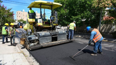 Bahía: avanza el plan de repavimentación para más de 70 cuadras de barrios del distrito
