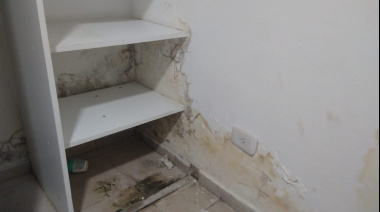 ¿Estado presente? Vecinos de Chivilcoy que recibieron casas de Kicillof denunciaron que “son inhabitables”