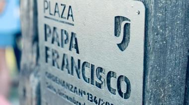 Hito en Salto: se inauguró la primera plaza del país en homenaje póstumo al papa francisco