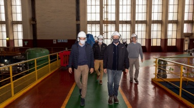 En el Día de la Industria: El intendente Manuel Passaglia visitó la Central Térmica AES Argentina