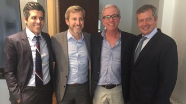 El monzoísmo salió al cruce de Macri: "Eligieron la virtualidad por el territorio"