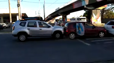 Militantes hasta las chapas: increíble choque en la caravana peronista de Olavarría