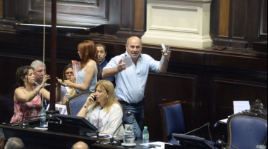 Comentario lapidario: “’Colgar en la plaza’”, dice el matón del conurbano Mario Secco”