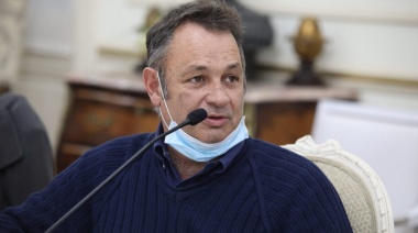 Cellillo cuestionó que no se utilicen centros de salud para la vacunación y se elijan estadios de fútbol 