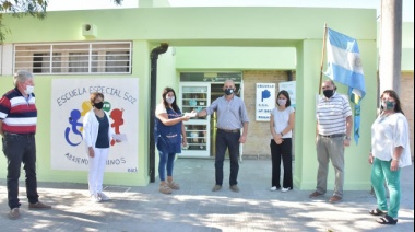 Pehuajó: El intendente Pablo Zurro entregó subsidio municipal a la Escuela Especial 502