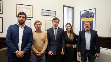 Reconocen en la Legislatura a la fundación de García Moritán: Pampita se llevó todos los flashes