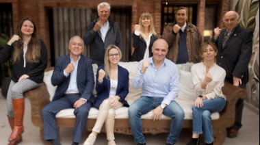 ¿Abrió el libro de pases?: Candidata de José Luis Espert se acerca al FdT
