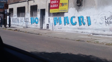 Con pintadas en el Conurbano, el peronismo salió a decirle “NO a Macri”