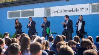 Kicillof: “Nuestro país no tiene futuro si no hay escuelas públicas”