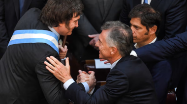 El Clon Libertario: Cómo Milei fotocopia el Manual de Macri para conquistar el conurbano