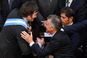 El Clon Libertario: Cómo Milei fotocopia el Manual de Macri para conquistar el conurbano