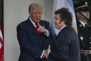 Trump dijo que “Argentina lucha por su vida” y alcalde replicó: “Y acá se la dan de genios”