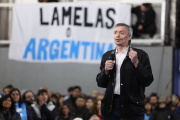 Máximo Kirchner: “En la Argentina, nadie se agacha, nadie se rinde y no se pone de rodillas”