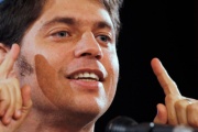 Kicillof se cansó de los Judiciales y aplicará el incremento por decreto