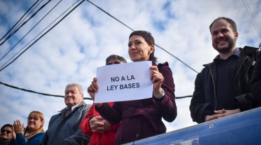 Mayra apuntó a los senadores: “Queda esperar que frenen el proyecto para evitar que sigan rifando el país”