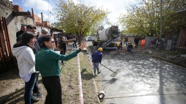 Mayra recorrió obras y disparó munición pesada: “Tenemos un presidente que no piensa en nadie”