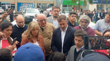 Kicillof se solidarizó con trabajadores despedidos de una fábrica y culpó a las políticas de Milei