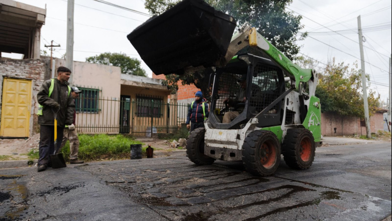 Hurlingham: avanzan las obras y los planes de bacheo y repavimentación en los barrios del distrito