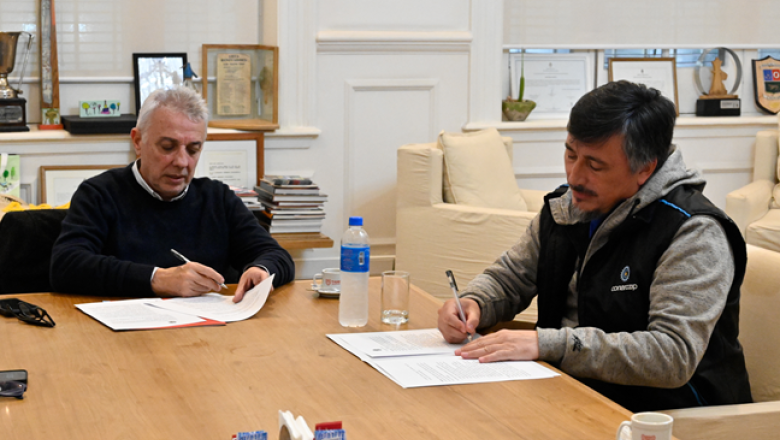 Fortalecer las políticas de cuidado ambiental: Julio Zamora formalizó un convenio con Conarcoop