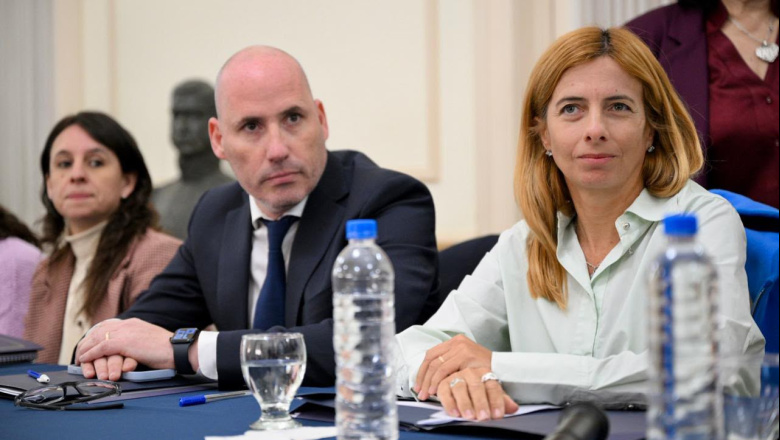 Duros cuestionamientos de Hechos a Kreplak por los proyectos de salud y las promesas incumplidas