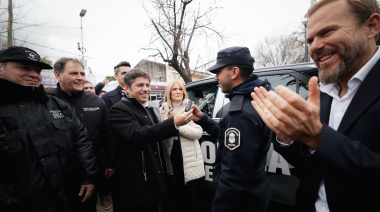 Kicillof entregó nuevos patrulleros para fortalecer la seguridad en Ezeiza