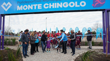 Julián Álvarez y Leandro Decuzzi inauguraron el nuevo Polideportivo Municipal Monte Chingolo