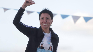 Con pilcha Adidas, Mayra Mendoza arrasó en Quilmes: ‘kirchnerismo más que nunca”