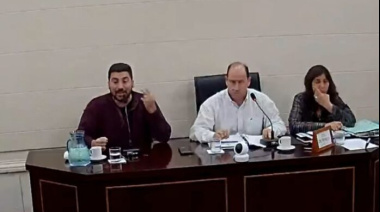 Un intendente fue a la sesión del HCD y denunció “un pacto destituyente” entre Fuerza Patria y LLA