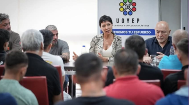 Quilmes: Mayra Mendoza dialogó con delegados del Sindica del Plástico