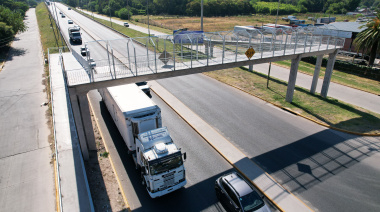 El municipio de Almirante Brown habilitó el nuevo puente peatonal sobre la ruta 4 en Burzaco