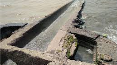 Denuncian “bomba ambiental” de Absa por volcadura de líquidos cloacales en el Río de la Plata