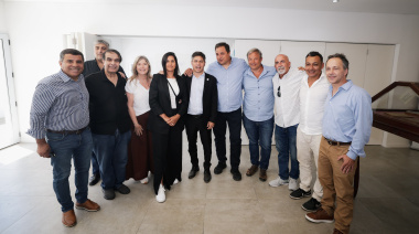 Kicillof selló acuerdo con Manino Iriart para disputar el PJ en Mar del Plata